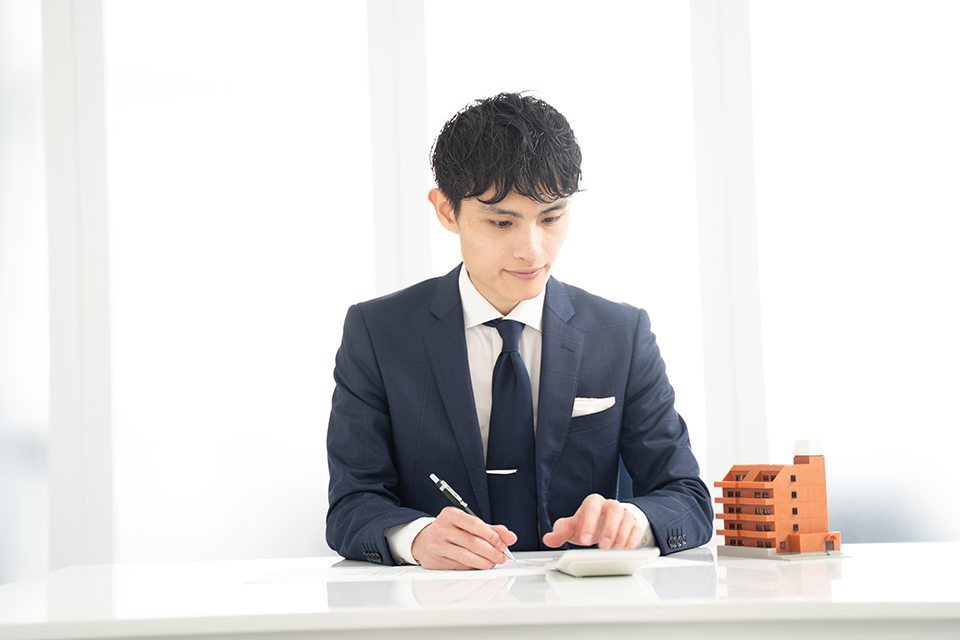 公務員が休職すると収入や手続きはどうなる？特有の「3年通算ルール」についても解説